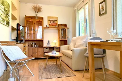 Haus am See mit Kamin in