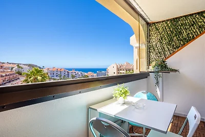 Sonnige Ferienwohnung mit Meersicht