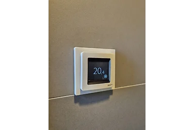 Modernes Tiny House mit Naturblick