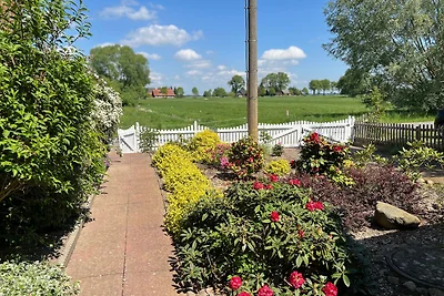 Elbwiesenhaus mit schönen Garten