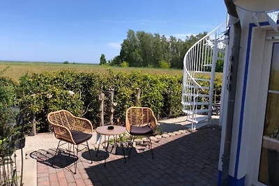 Sonniges Strandhaus am Haff mit