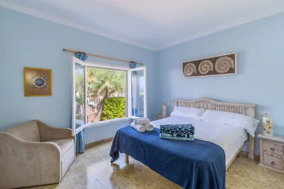 Cottage 50 m From the Beach