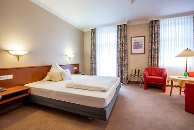 1 Raum Apartment kleiner Balkon