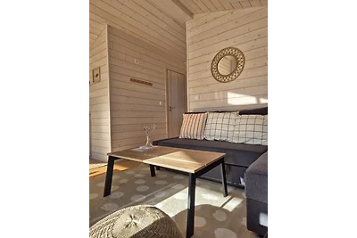 Modernes Tiny House mit Naturblick