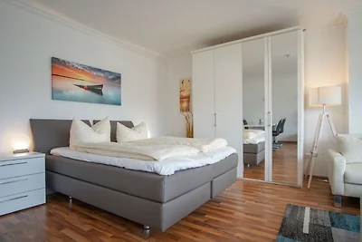 "Strandhotel Heiligenhafen"