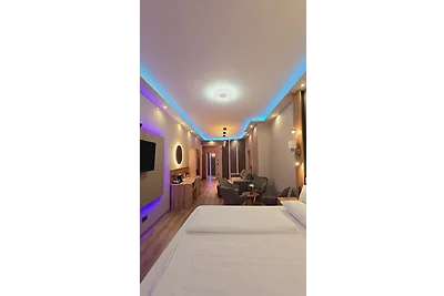 Elegance Lux Living 206