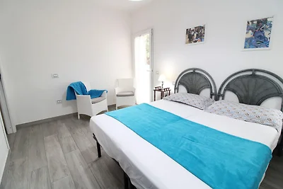 Beach Apartmet - 20 mt from the