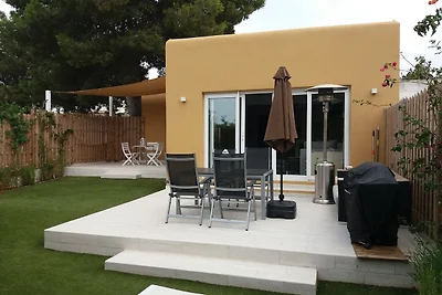 Haus in Cala Tarida, strandnah, bis