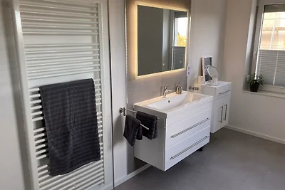 Platzhirsch bei der Purpurbuche