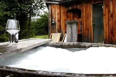 Almhütte mit Sauna & Whirlpool in