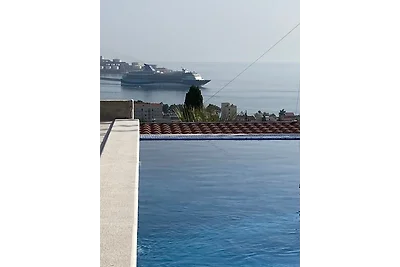 Pool, Whirlpool & Meerblick