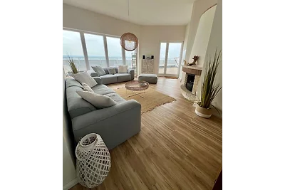 COAST HOUSE Sky Suite