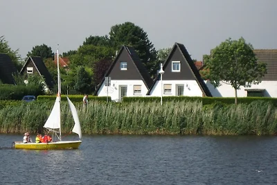 Grietje II (blaues Haus rechts)