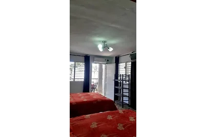 ECONÓMICO CÉNTRICO CUBANO Y CON