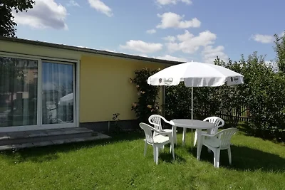 Kleiner Bungalow im Grünen