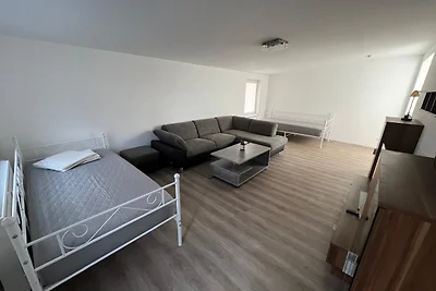 Grosse Möblierte Wohnung Zu