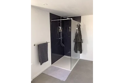 Platzhirsch bei der Purpurbuche