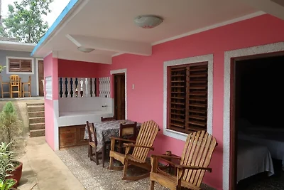 Hostal El Almendro Maritza y Omar