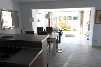 Haus in Cala Tarida, strandnah, bis
