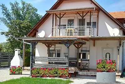 Ferienwohnung mit Pool, Wlan direkt