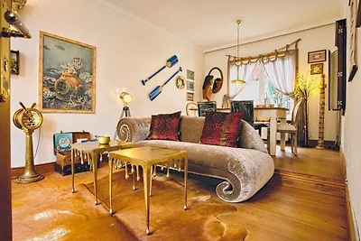 Friedrichstadtnixe im Herzen der