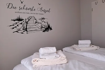 Apartment 28, Blickrichtung