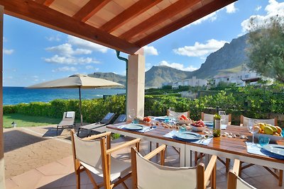 Mallorca Family Sea Front Villa Es