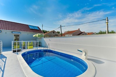 Ferienhaus Dragica mit Pool 50 m