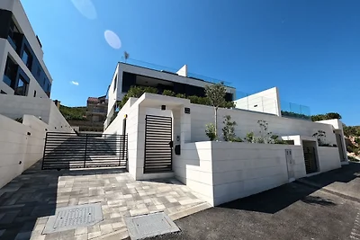 Luxury Sea & Mountain View Villa