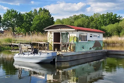 Hausboot, schwimmendes Ferienhaus