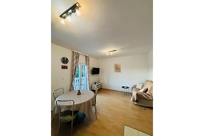 Apartment Maribel 70 m from beach