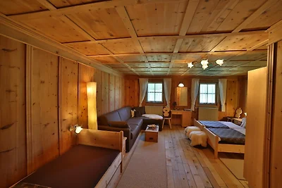 Grosszügiges Mehrbettzimmer am