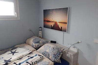 Hausboot, schwimmendes Ferienhaus