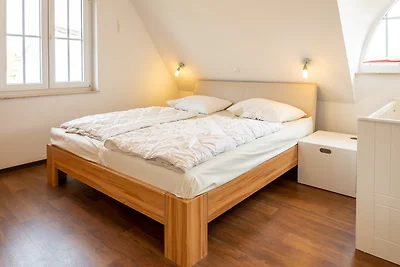 C 6 Reethaus Strandkorb mit