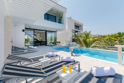 Luxury Villa Complex "Vitae & Pax"