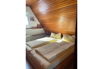 Grietje I (rotes Haus links)