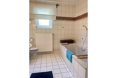 Ruhiges Landhaus am Wald mit Garten