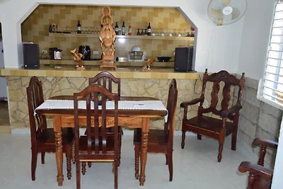 Hostal Henry El Delfin Appartement