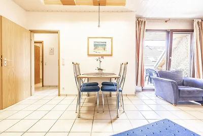 Apartment mit Balkon