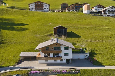 4BR Ski Apartment with Panoramic