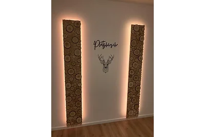 Platzhirsch bei der Purpurbuche