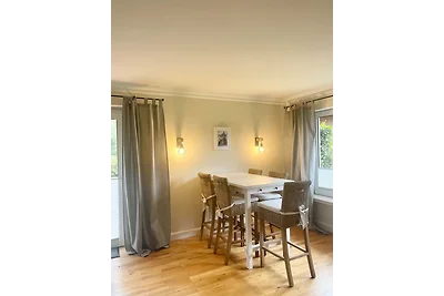 Ruhiges Landhaus am Wald mit Garten