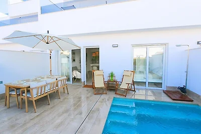 Molino Beach House, Modern home