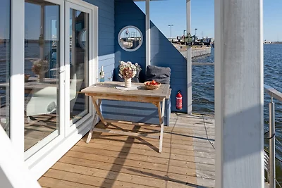 House boat holiday for singles Lübeck