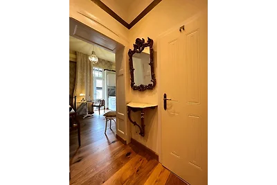 Apartment Gold und Silber