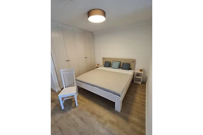 Huk's 5 - Aurora Vista - ABC580