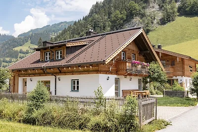Chalet mit Naturbadeteich