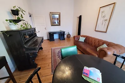 Charming Altbau Apartment with High