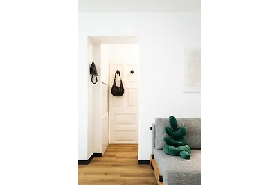 Comfy Apartment 01 - Urban Jungle