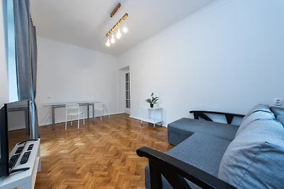 One bedroom. 17 Khreshchatyk str.